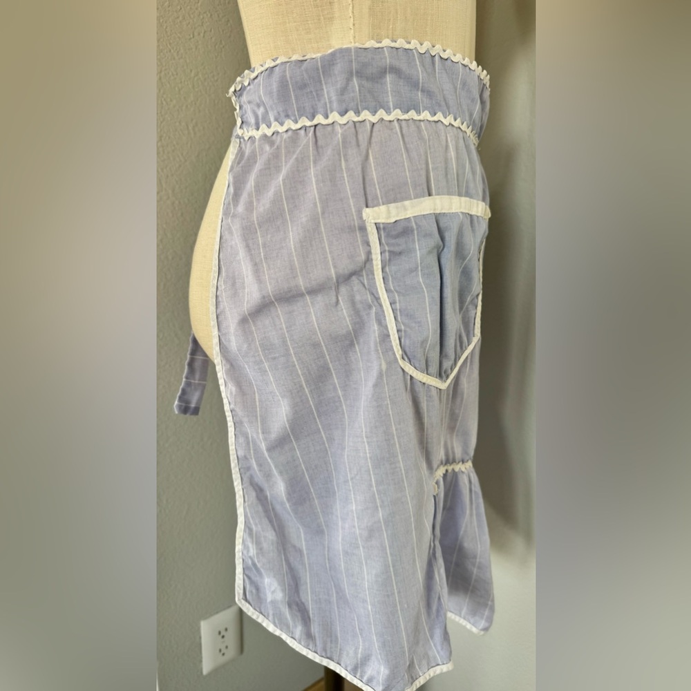 Vintage Ric Rac Apron with Pocket - Picture 2 of 5
